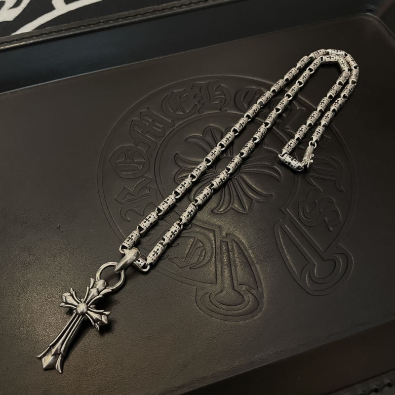 Ch*0me He**ts necklaces